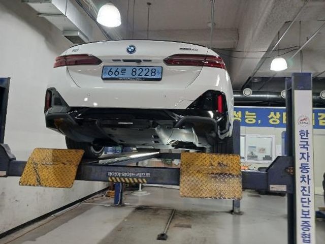 BMW i5 2024 — inspection photo 2