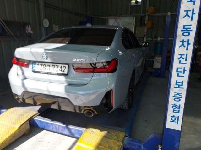 BMW 3-Series 2023 — inspection photo 2