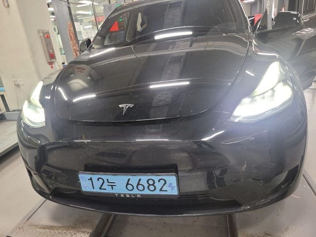 Tesla Model Y 2025 — inspection photo 1