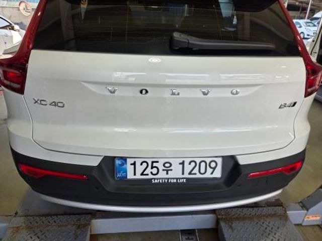 Volvo XC40 2026 — inspection photo 2