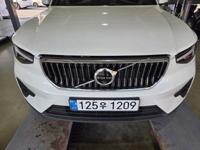 Volvo XC40 2026 — inspection photo 1