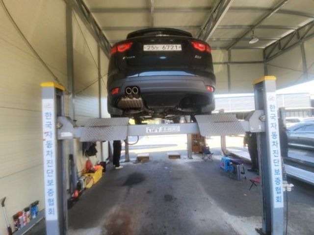 Jaguar F-PACE 2018 — inspection photo 2
