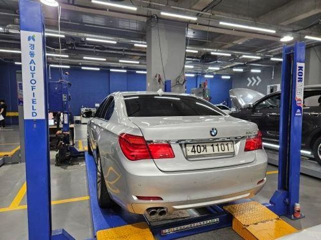 BMW 7-Series 2011 — inspection photo 2