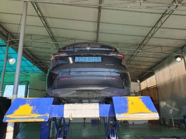 Tesla Model Y 2022 — inspection photo 2