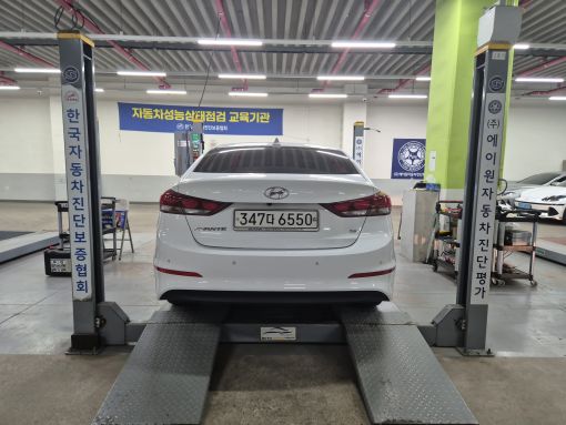 Hyundai AVANTE 2018 — inspection photo 2