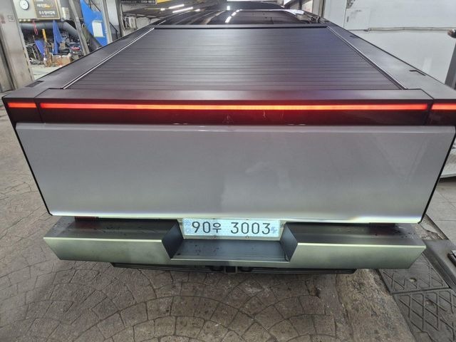 Tesla Cybertruck 2024 — inspection photo 2