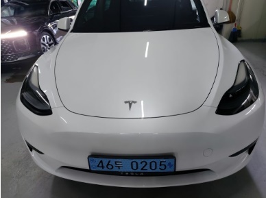 Tesla Model Y 2023 — inspection photo 1