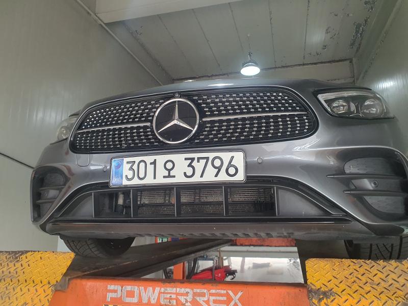Mercedes-Benz E-Class 2023 — inspection photo 1