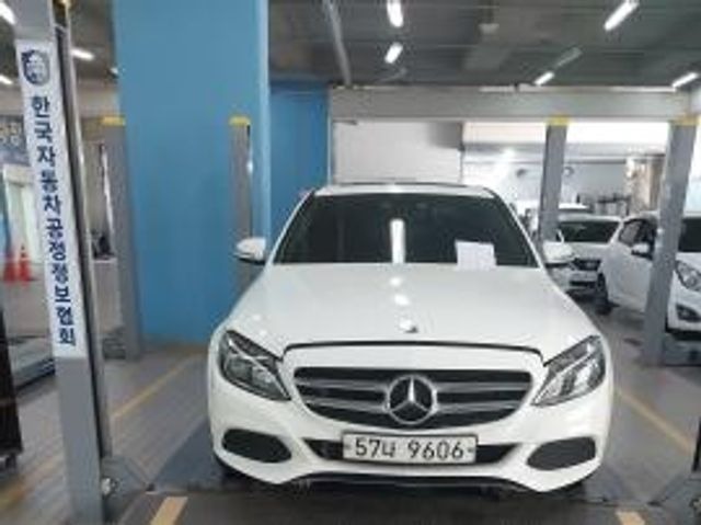 Mercedes-Benz C-Class 2018 — inspection photo 1
