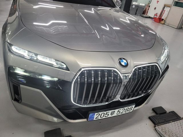 BMW 7-Series 2025 — inspection photo 1