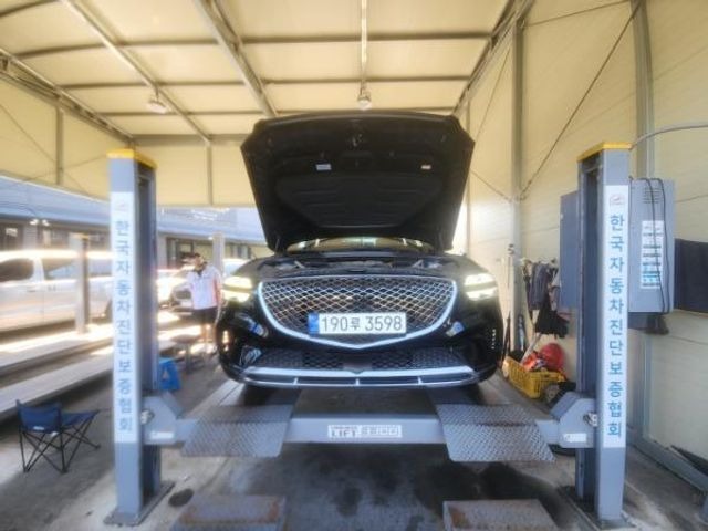 Genesis GV70 2024 — inspection photo 1