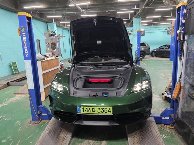 Porsche Taycan 2025 — inspection photo 1