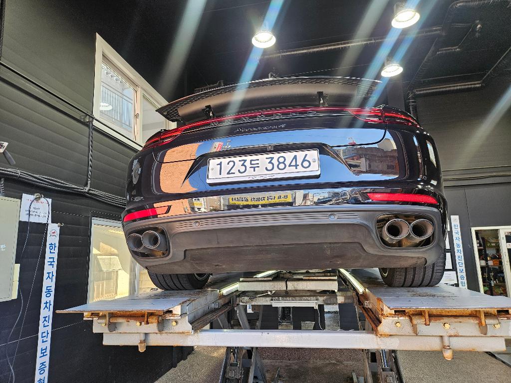 Porsche Panamera 2018 — inspection photo 2