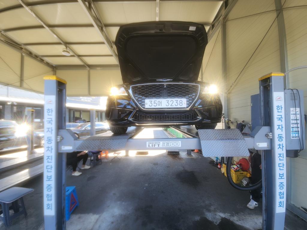 Hyundai Genesis 2015 — inspection photo 1