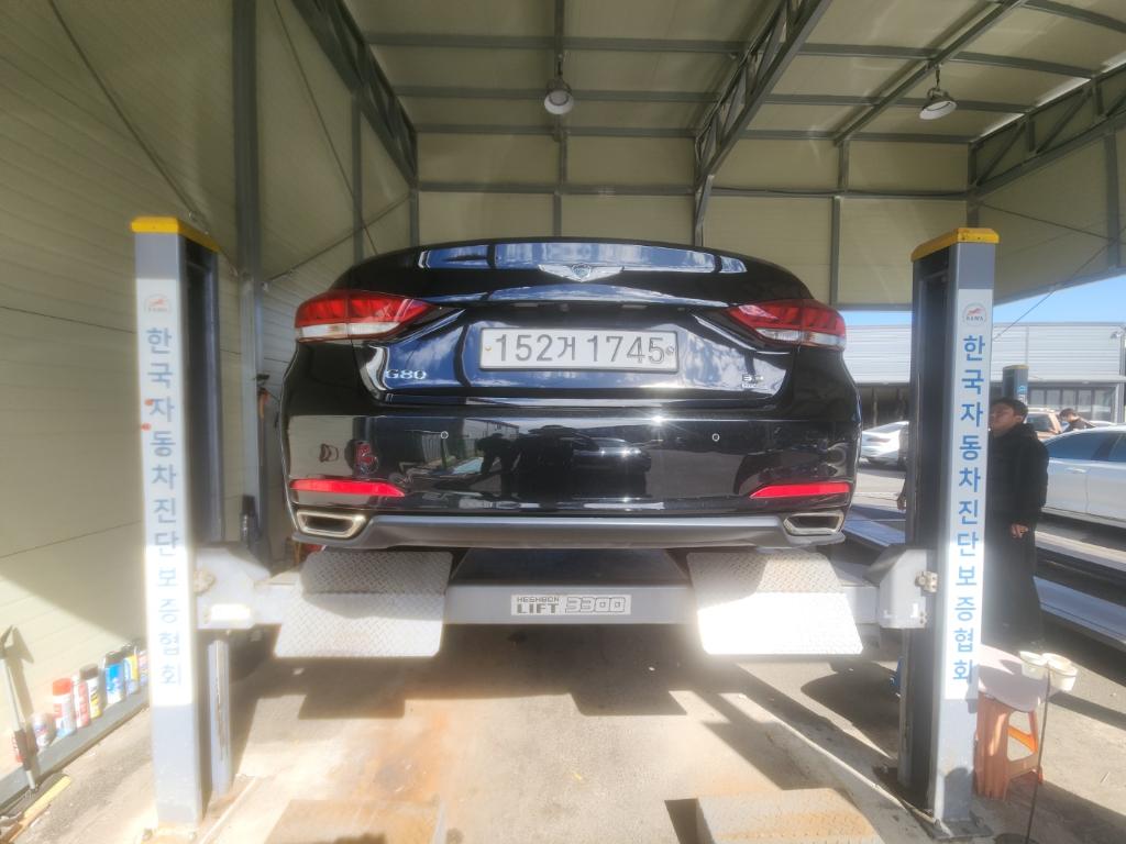 Hyundai Genesis 2016 — inspection photo 2