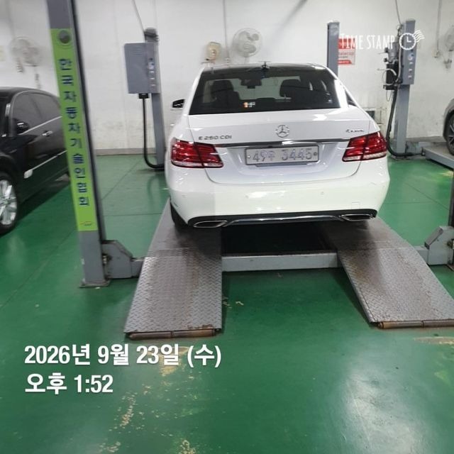 Mercedes-Benz E-Class 2014 — inspection photo 2