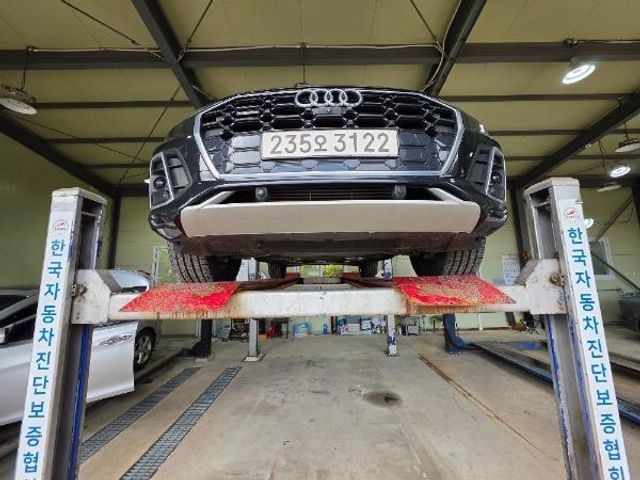 Audi Q5 2023 — inspection photo 1