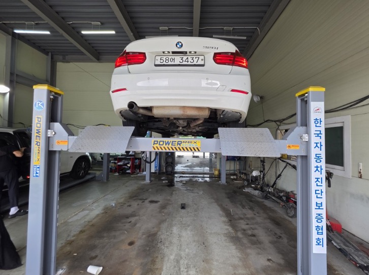 BMW 3-Series 2012 — inspection photo 2