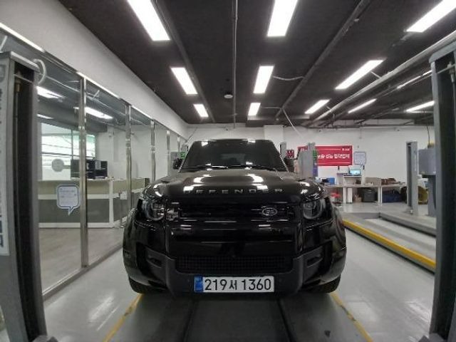 Land Rover Defender 2026 — inspection photo 1