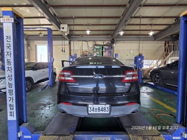 Ford Taurus 2015 — inspection photo 2