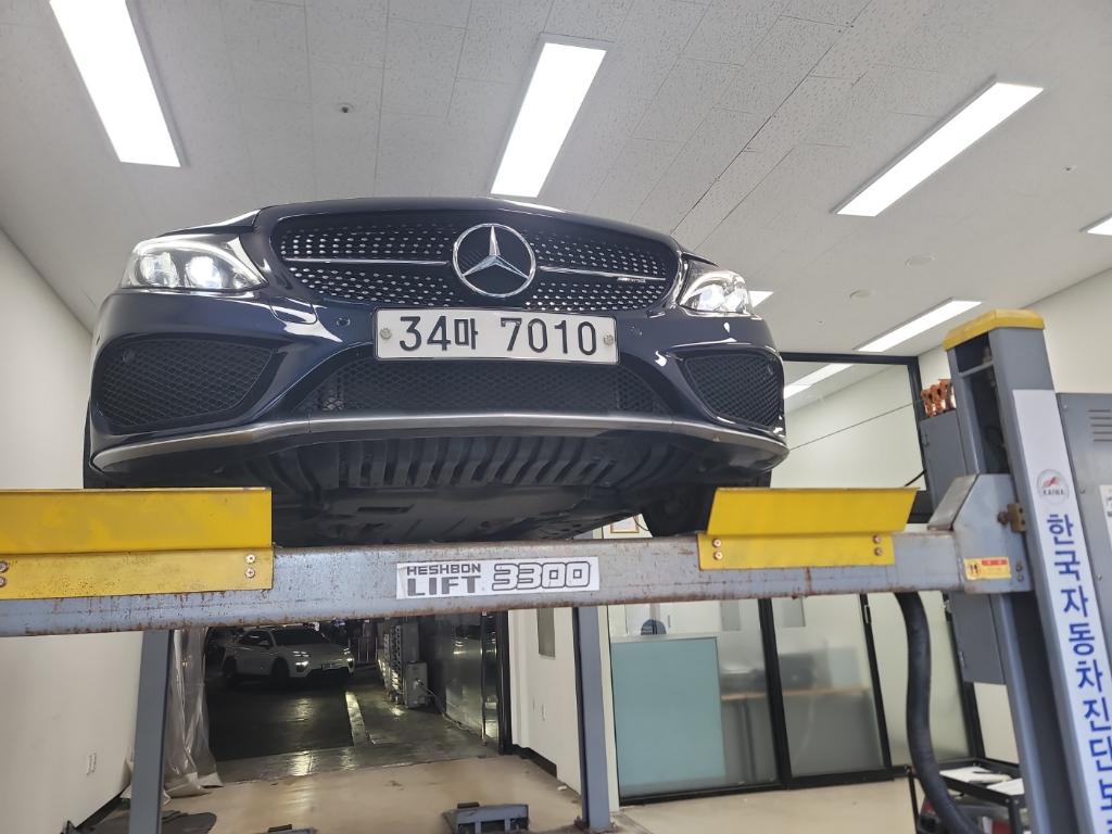 Mercedes-Benz C-Class 2018 — inspection photo 1
