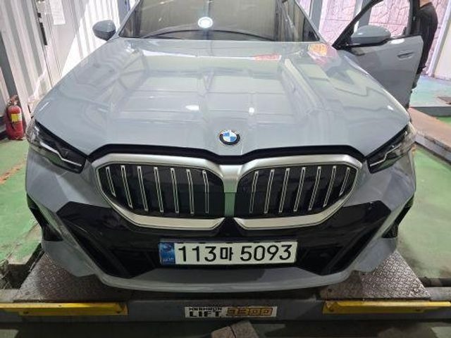 BMW 5-Series 2025 — inspection photo 1
