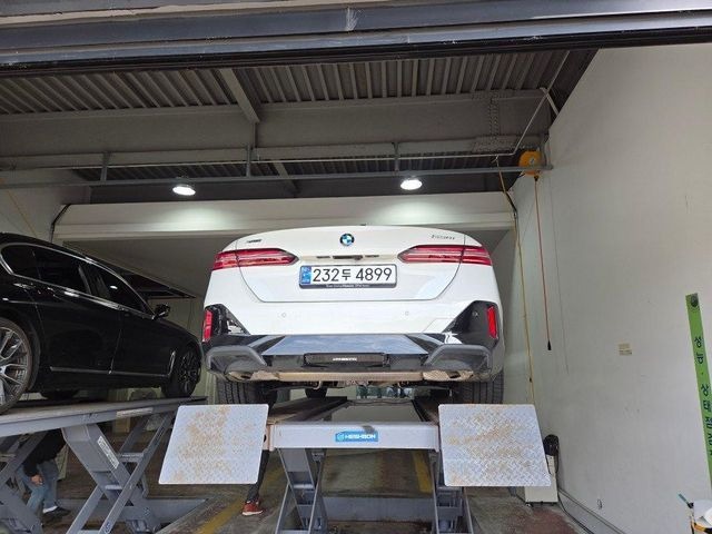 BMW 5-Series 2025 — inspection photo 2