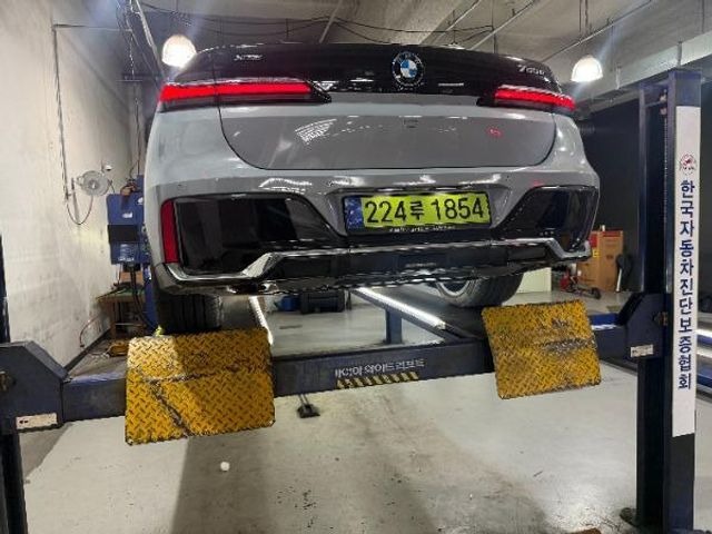 BMW 7-Series 2023 — inspection photo 2