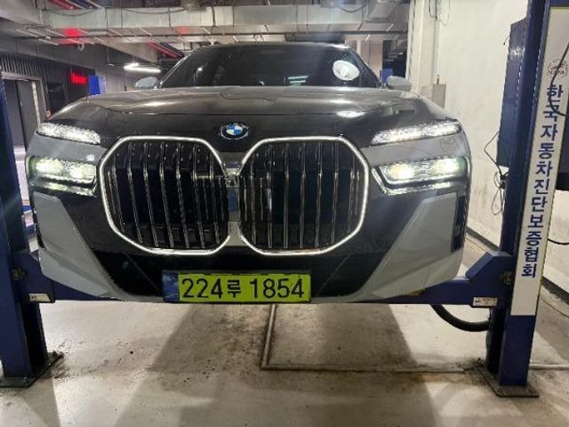 BMW 7-Series 2023 — inspection photo 1