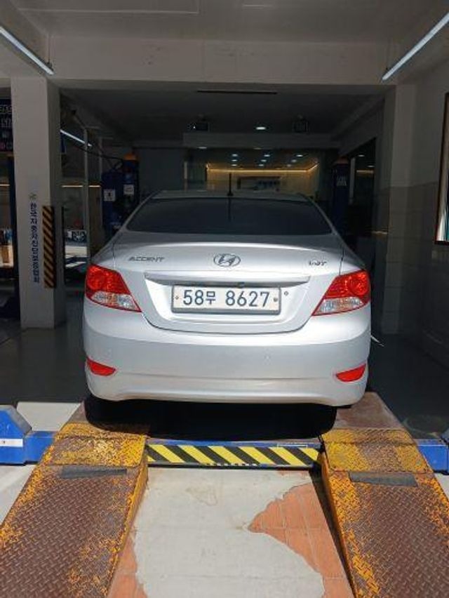 Hyundai Accent 2012 — inspection photo 2