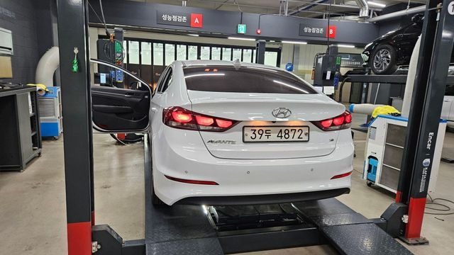 Hyundai AVANTE 2018 — inspection photo 2