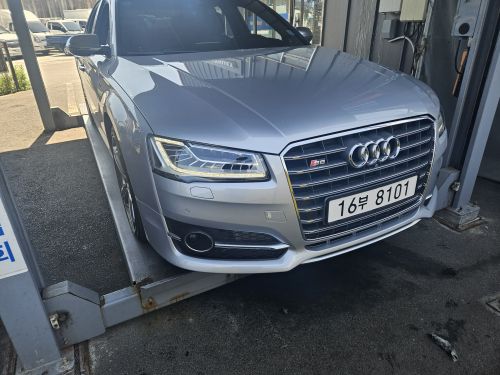 Audi S8 2015 — inspection photo 1