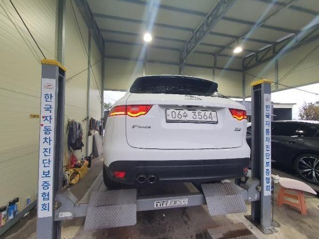 Jaguar F-PACE 2018 — inspection photo 2