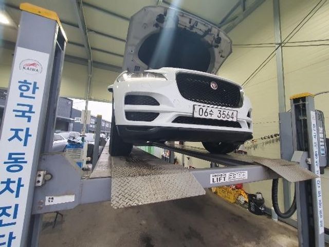 Jaguar F-PACE 2018 — inspection photo 1