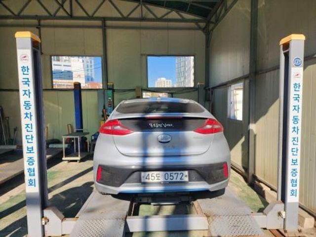 Hyundai Ioniq 2017 — inspection photo 2