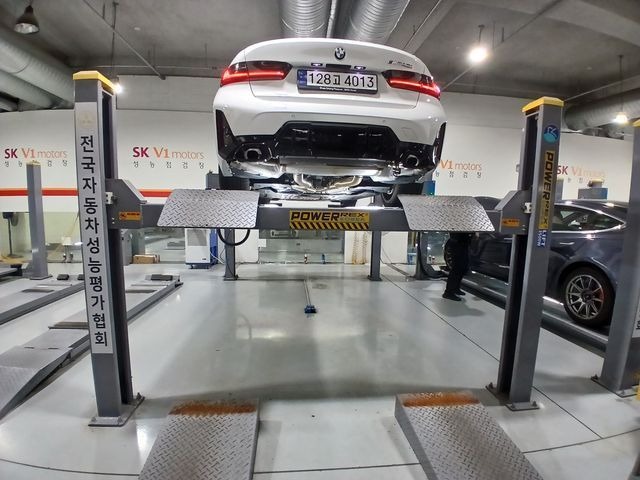 BMW 3-Series 2023 — inspection photo 2