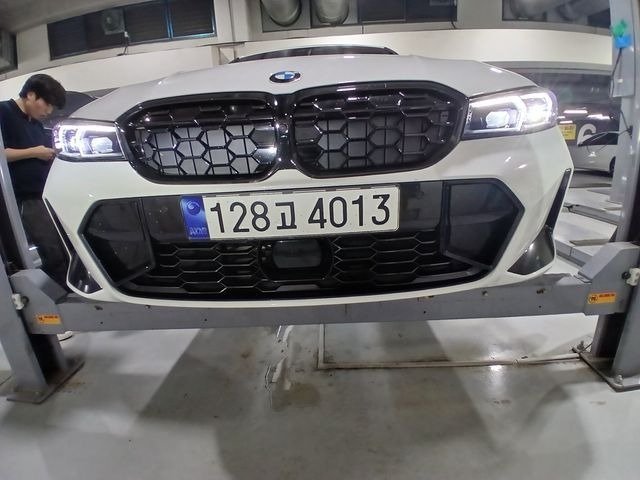 BMW 3-Series 2023 — inspection photo 1