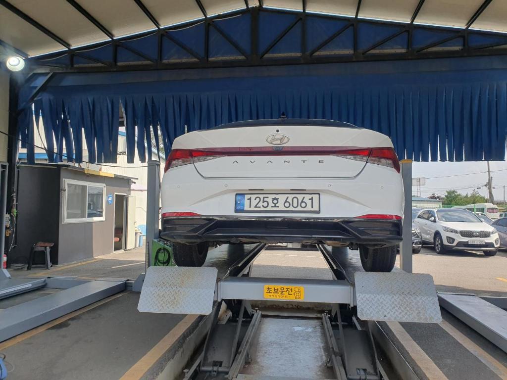 Hyundai AVANTE 2023 — inspection photo 2