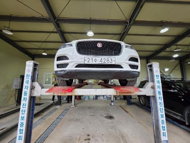 Jaguar F-PACE 2018 — inspection photo 1
