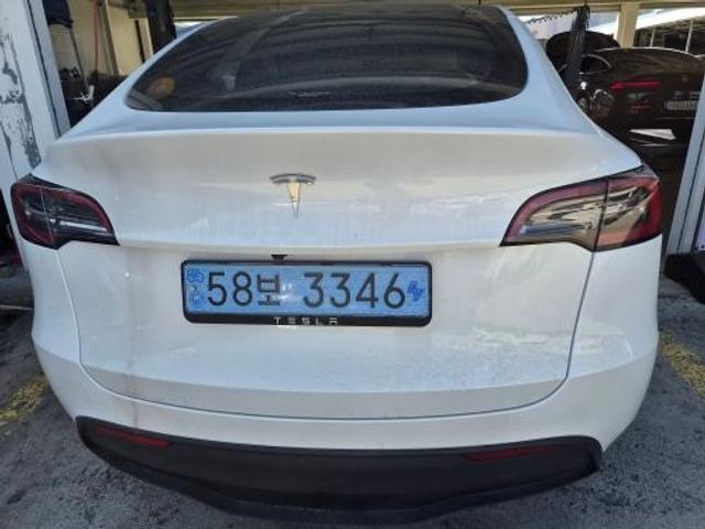 Tesla Model Y 2024 — inspection photo 2