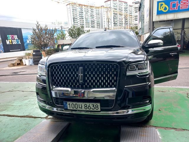 Lincoln Navigator 2022 — inspection photo 1