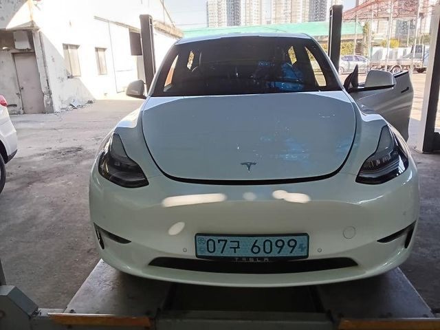 Tesla Model Y 2021 — inspection photo 1