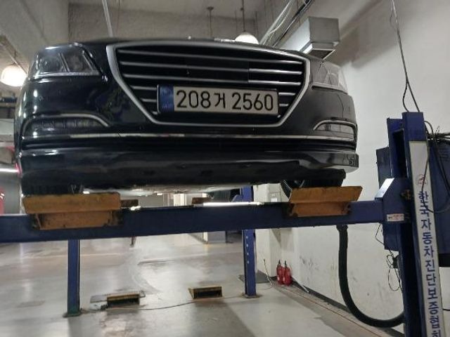 Hyundai Genesis 2015 — inspection photo 1