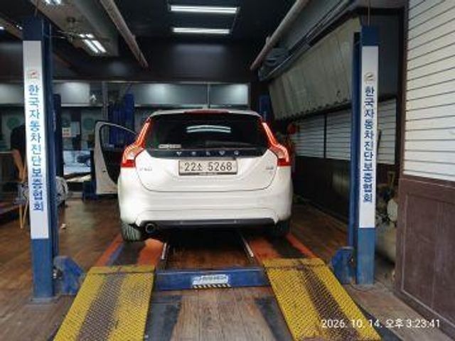 Volvo V60 2015 — inspection photo 2