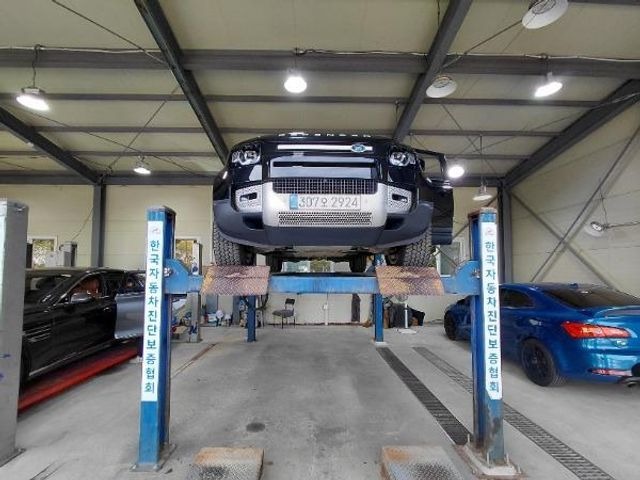 Land Rover Defender 2022 — inspection photo 1