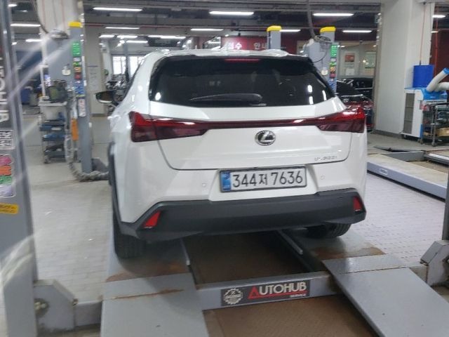 Lexus UX 2026 — inspection photo 2