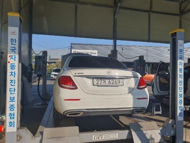 Mercedes-Benz E-Class 2019 — inspection photo 2