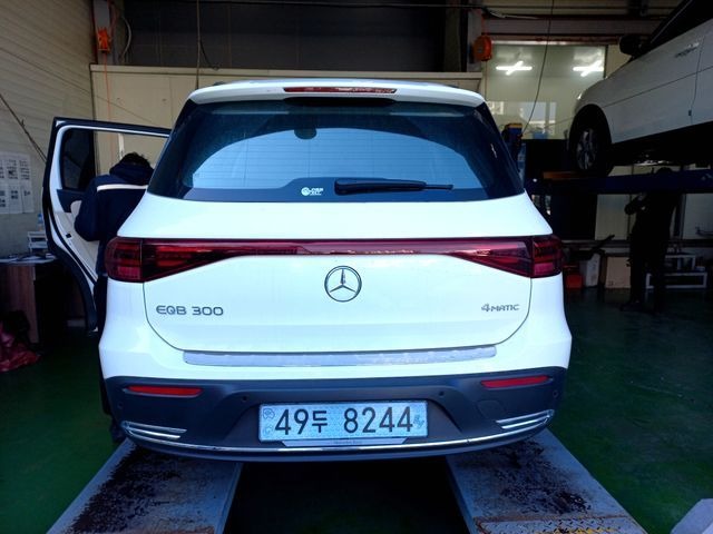 Mercedes-Benz EQB 2026 — inspection photo 2