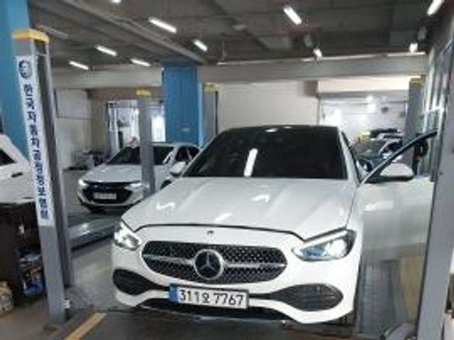 Mercedes-Benz C-Class 2025 — inspection photo 1