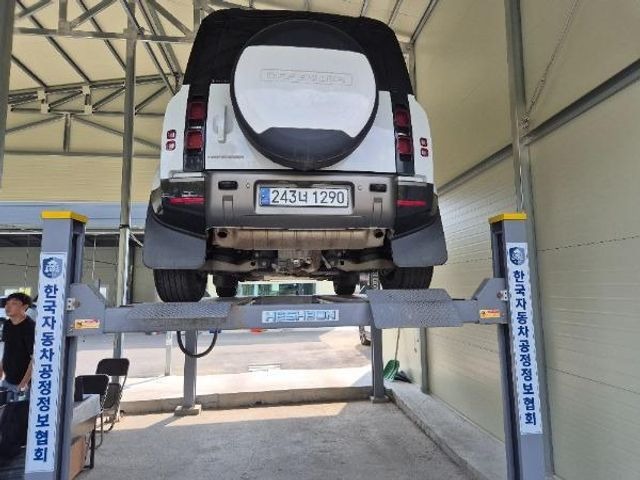 Land Rover Defender 2024 — inspection photo 2